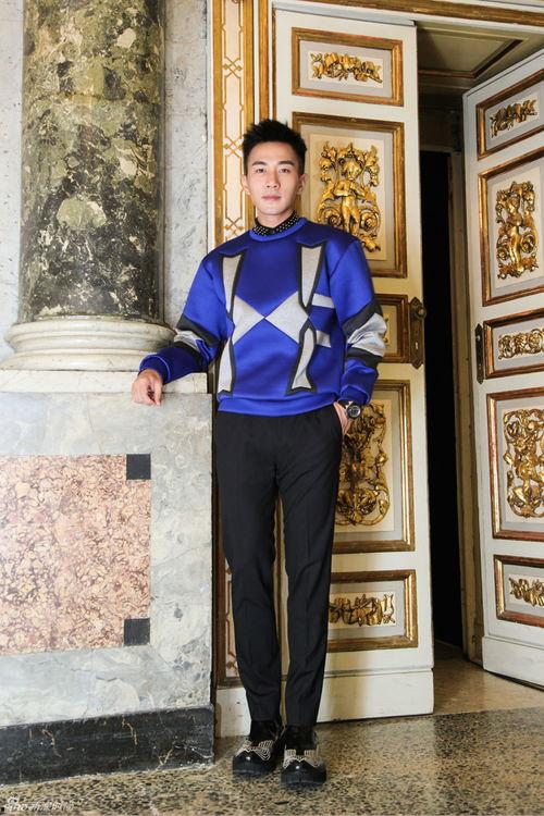 明星刘恺威现身美国,跨国之旅引发粉丝热议