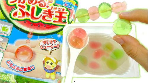 食玩定制款吃瓜,潮流零食新体验