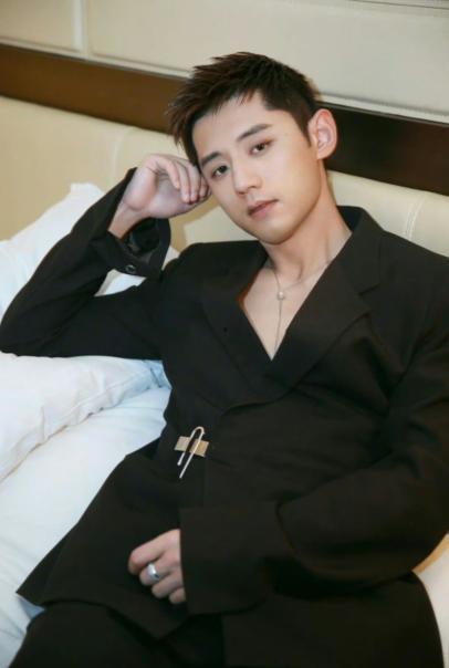 张继科爆料多位明星视频,多位明星私密视频疑云背后真相